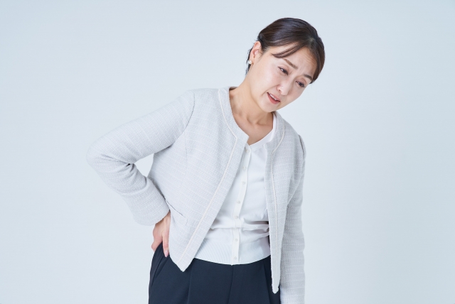 何もしていないのに腰が痛くなる理由