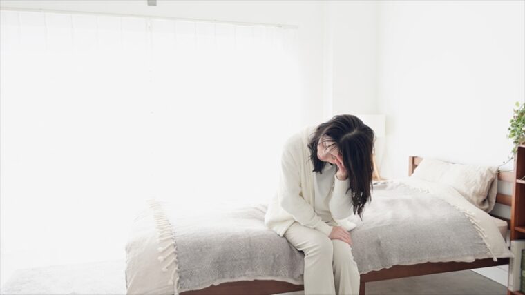 梅雨にだるいのは鍼灸で改善できる？慢性疲労症候群との関係も解説
