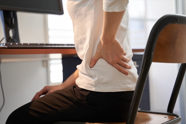 背中の痛みに鍼灸は効果的？なかなか取れない背部痛のケア